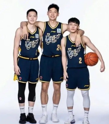 HG-捡漏四川，广东抢签？新援或锁定，29岁，211公分，澳大利亚中锋|四川男篮|广东男篮|朱芳雨|加克|大外援_新浪体育_新浪新闻